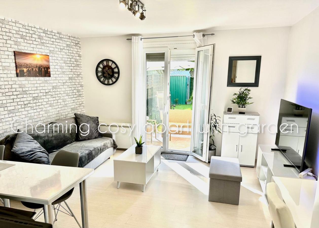Charming Cosy Apart With Garden Free Parking เกลย์-ซูยี ภายนอก รูปภาพ